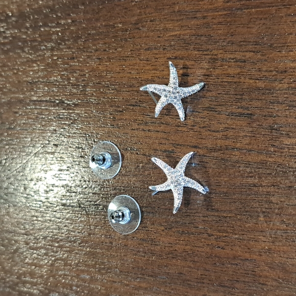 Silver Mini Starfish Pierced Earrings By Amanda Blue cubic zirconia. - Picture 2 of 7